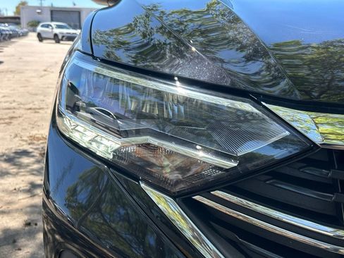 Certified 2024 Volkswagen Jetta SE w/ Panoramic Sunroof Package image 41