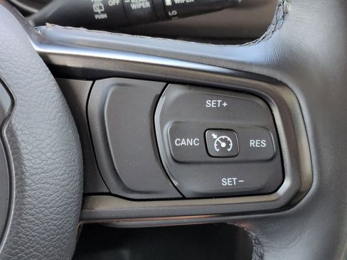 Used 2018 Jeep Wrangler Unlimited Sport S AWD/4WD image 25