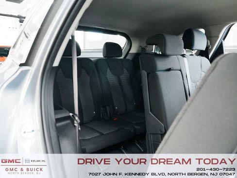 Used 2025 Kia Sorento LX image 35