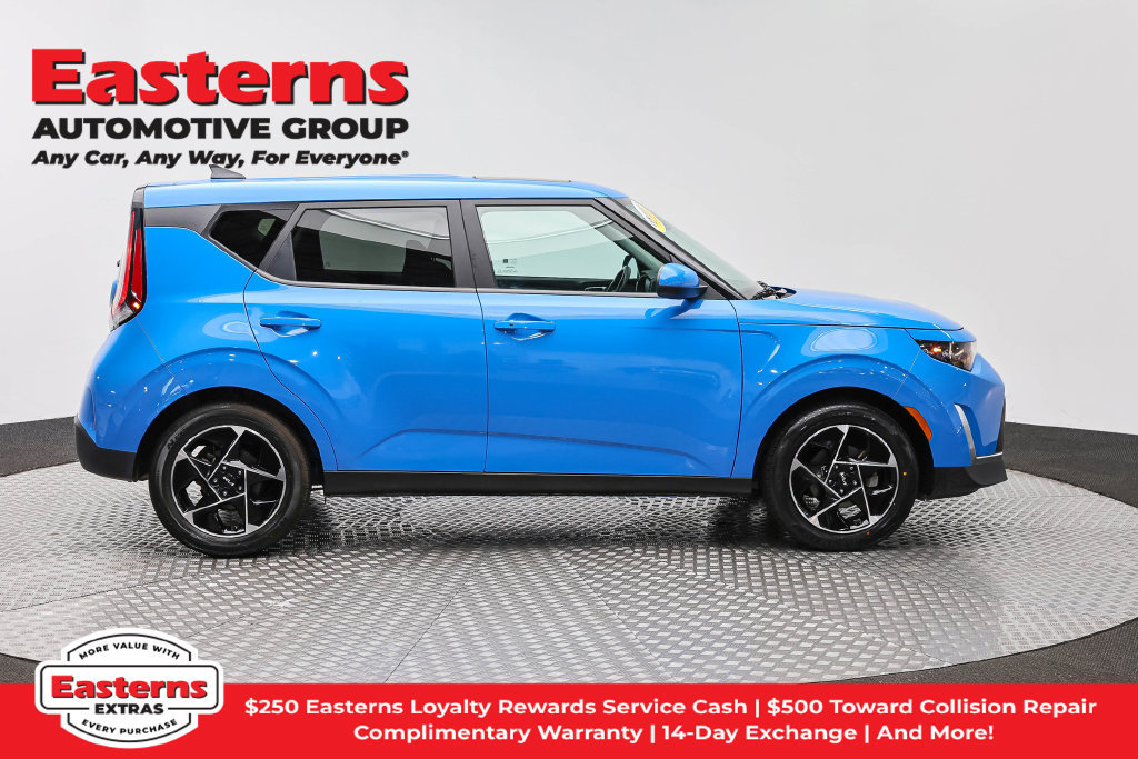 Used 2023 Kia Soul EX FWD image 5