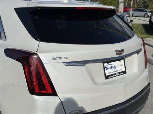 Used 2021 Cadillac XT5 Premium Luxury image 11