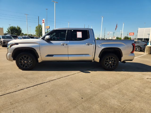 Used 2025 Toyota Tundra Platinum AWD/4WD image 4