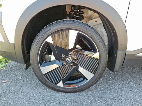 New 2026 Nissan Kicks SR w/ Cold Weather Package image 3