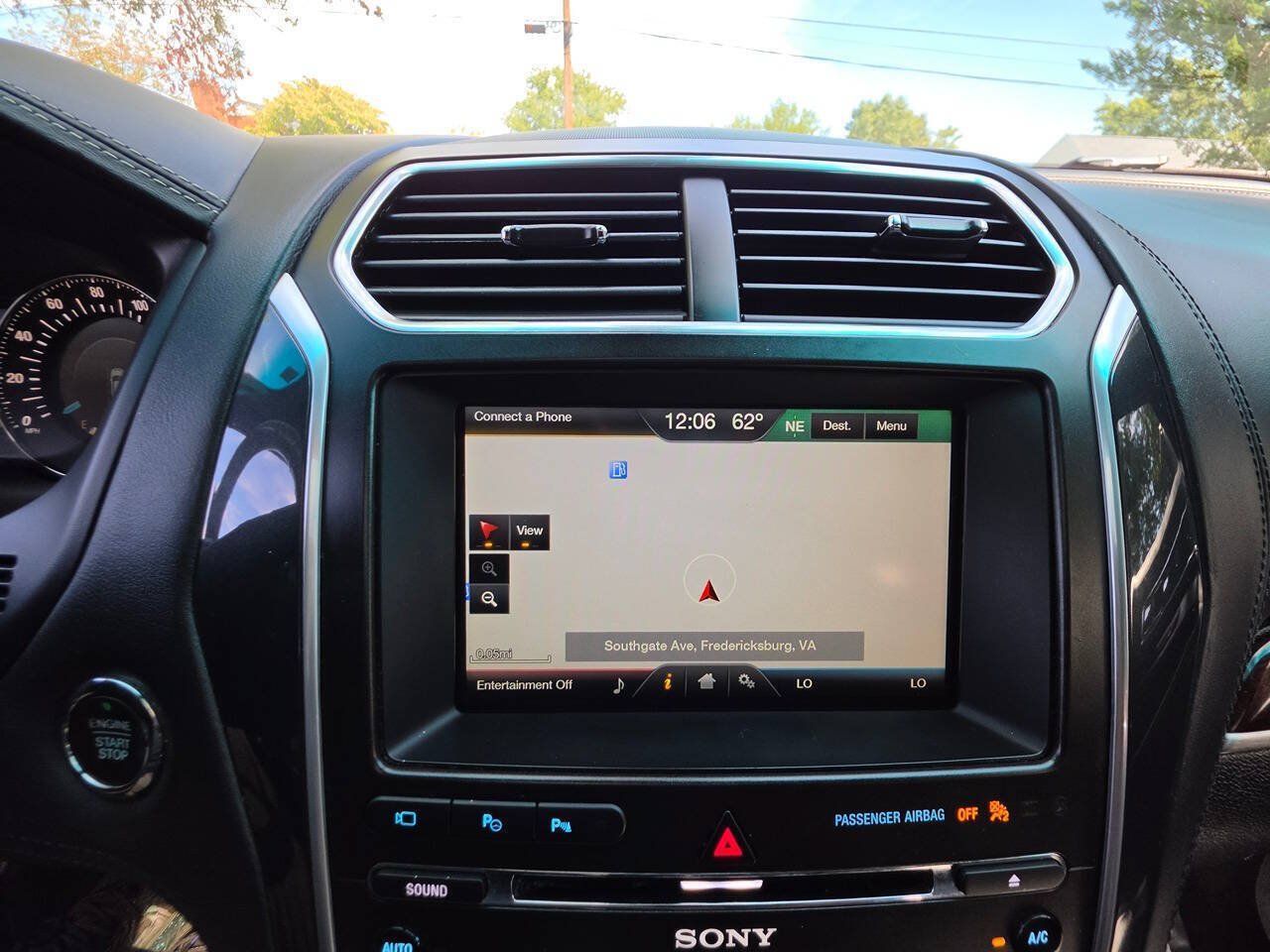 Used 2016 Ford Explorer Platinum AWD/4WD image 21
