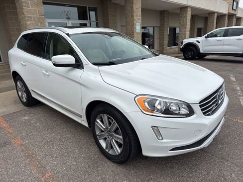 Used 2016 Volvo XC60 T6 w/ Proximity Package image 4