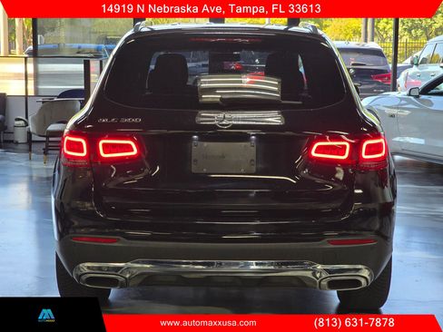 Used 2021 Mercedes-Benz GLC 300 w/ Premium Package image 8