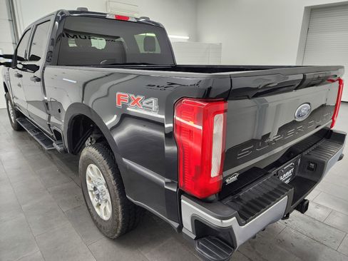 Used 2023 Ford F250 XLT w/ FX4 Off-Road Package image 5
