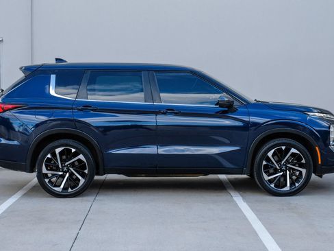 Used 2022 Mitsubishi Outlander SE AWD/4WD image 3