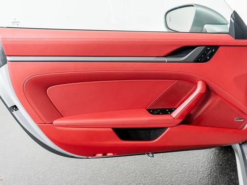 Used 2025 Porsche 911 Carrera S w/ Premium Package image 39