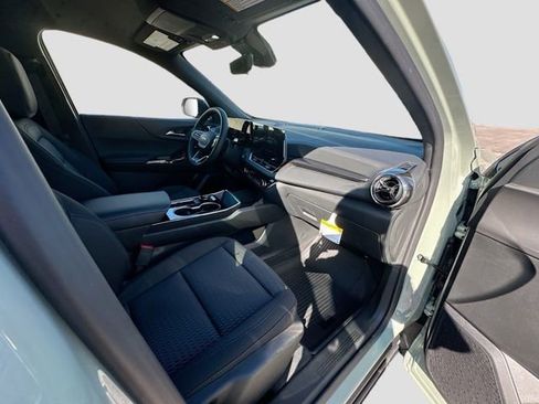 New 2026 Chevrolet Equinox LT w/ Convenience Package II image 14