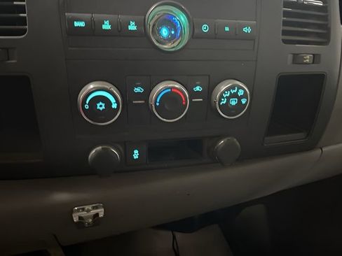 Used 2012 Chevrolet Silverado 2500 W/T image 17