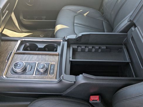 Used 2020 Ford Expedition Platinum AWD/4WD image 32