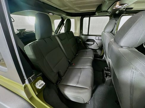 Used 2022 Jeep Wrangler Unlimited Sport AWD/4WD image 7
