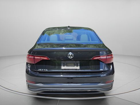 Used 2023 Volkswagen Jetta SE FWD image 4