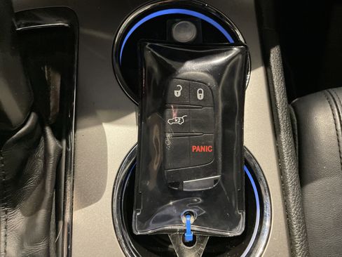 Used 2018 Jeep Grand Cherokee Laredo image 40