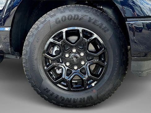 Used 2024 Ford F150 XLT w/ XLT Black Appearance Package image 9