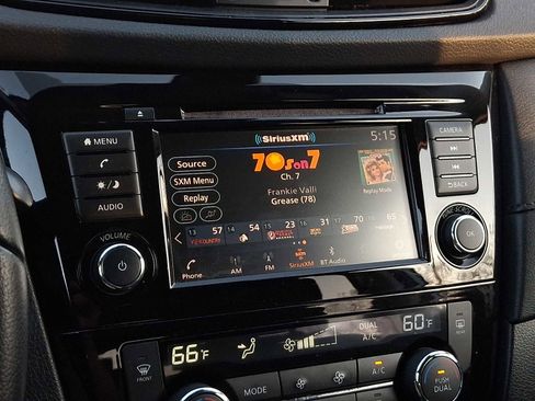 Used 2020 Nissan Rogue SV image 16