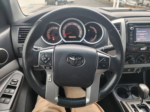 Used 2014 Toyota Tacoma PreRunner image 15