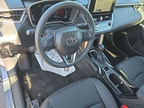 Used 2024 Toyota Corolla Cross XLE w/ Convenience Package FWD image 16