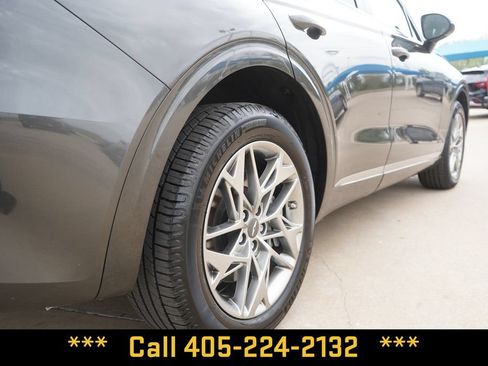 Used 2025 Genesis GV70 2.5T AWD/4WD image 8