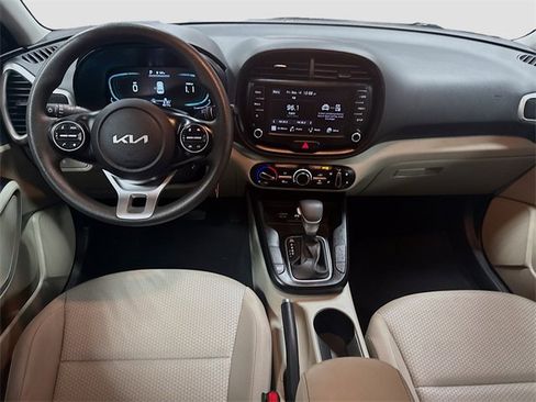 Used 2023 Kia Soul LX image 25