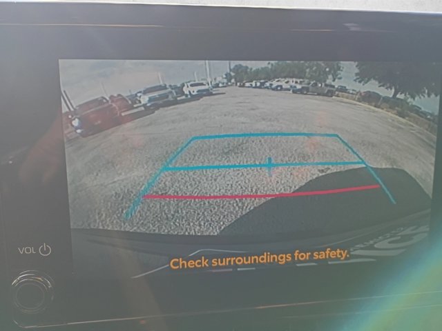 Used 2025 Toyota Corolla Cross LE FWD image 14