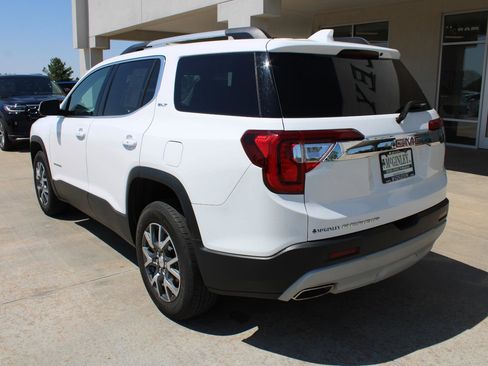 Used 2023 GMC Acadia SLT FWD image 9
