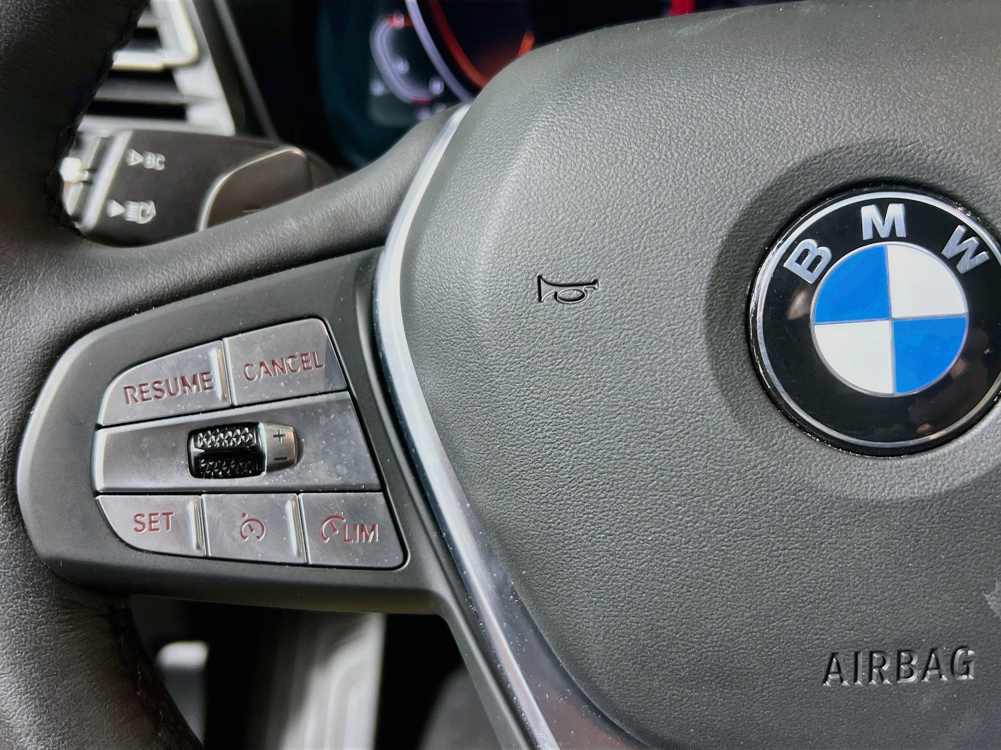 Used 2025 BMW X4 xDrive30i AWD/4WD image 9