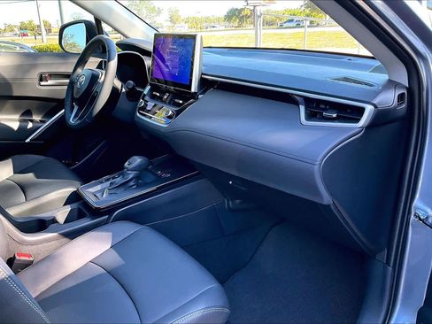 Used 2026 Toyota Corolla Cross XLE image 18