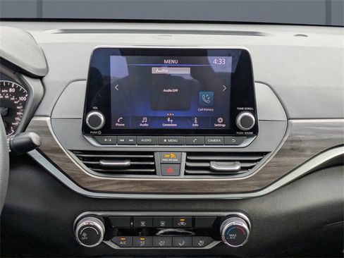 Used 2023 Nissan Altima 2.5 SV image 18