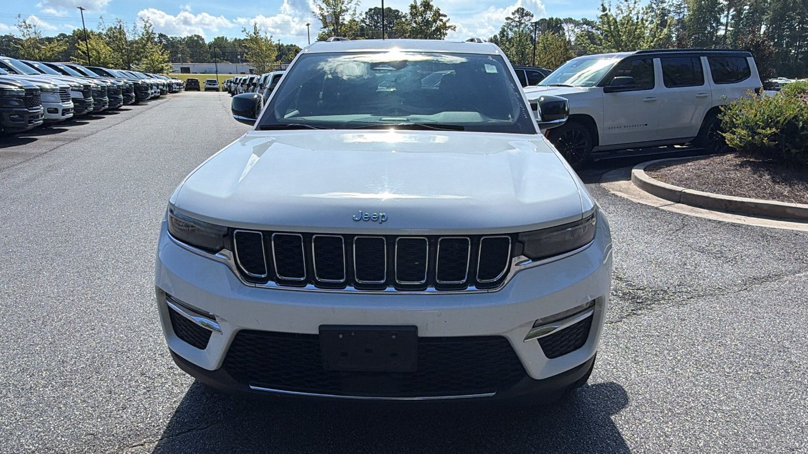 Used 2024 Jeep Grand Cherokee Limited 4xe AWD/4WD image 3