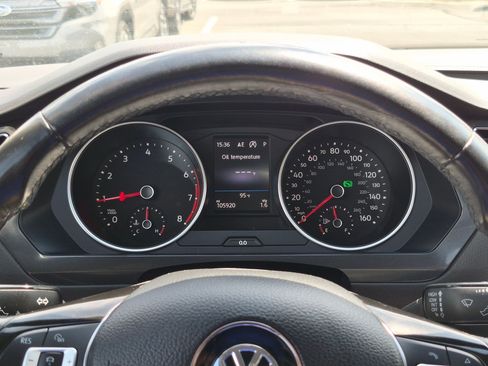 Used 2018 Volkswagen Tiguan SEL AWD/4WD image 21