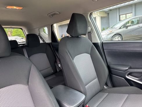 Used 2025 Kia Soul LX w/ LX Technology Package FWD image 12
