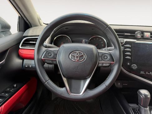 Used 2018 Toyota Camry XSE FWD image 12