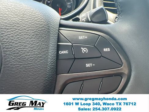 Used 2022 Jeep Cherokee Trailhawk w/ Premium Leather Package AWD/4WD image 28