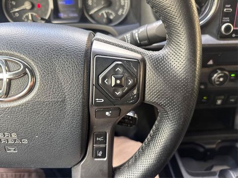 Used 2020 Toyota Tacoma TRD Off-Road w/ Technology Package AWD/4WD image 23