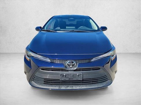 Used 2026 Toyota Corolla LE image 2