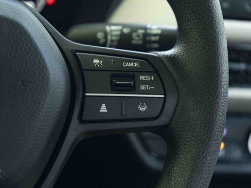 Used 2023 Honda HR-V LX image 21