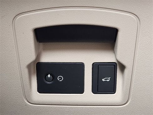 Used 2021 Land Rover Range Rover Velar R-Dynamic S image 21