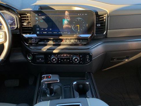 Used 2022 Chevrolet Silverado 1500 ZR2 w/ Technology Package image 23