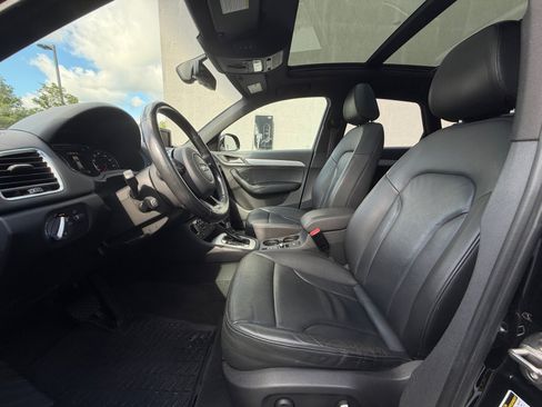 Used 2018 Audi Q3 2.0T Premium Plus w/ Premium Plus Package AWD/4WD image 5