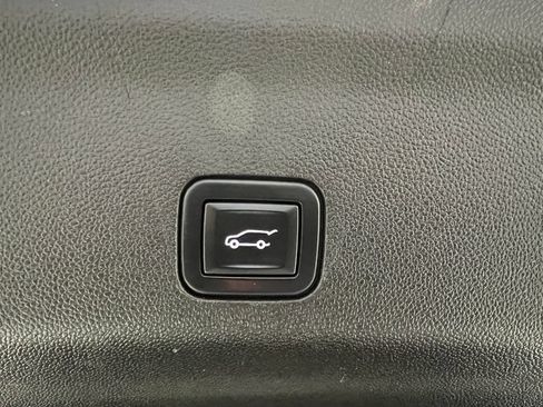 Used 2023 Chevrolet Tahoe Z71 AWD/4WD image 33