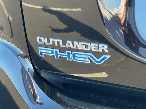 Used 2022 Mitsubishi Outlander GT AWD/4WD image 39
