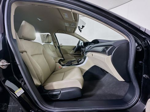 Used 2014 Honda Accord LX image 28