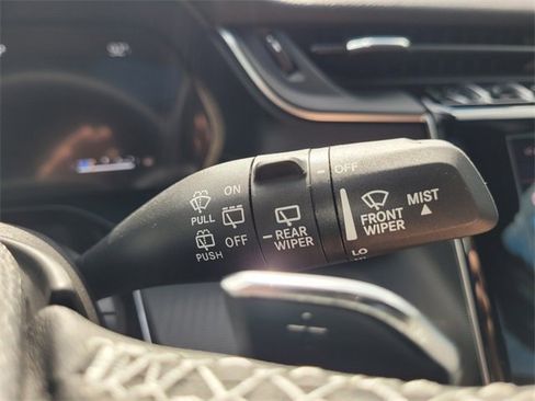 Used 2025 Jeep Grand Cherokee Altitude image 29