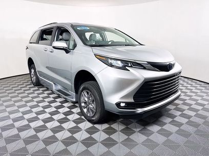 Used 2025 Toyota Sienna XLE w/ XLE Plus Package