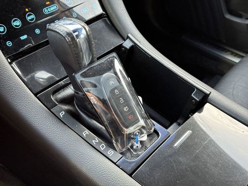 Used 2013 Ford Taurus SHO image 35