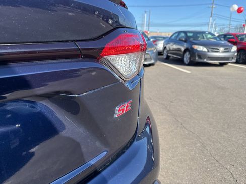 Used 2022 Toyota Corolla SE image 8