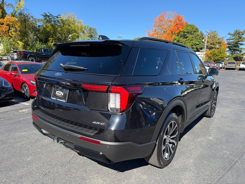 Used 2025 Ford Explorer ST-Line AWD/4WD image 5