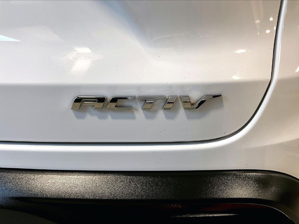 Used 2024 Chevrolet Trax ACTIV w/ Sunroof Package FWD image 30